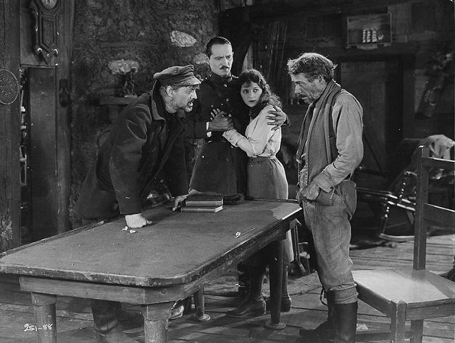 Ve spárech ledové smrti - Z filmu - Lionel Barrymore, Norman Kerry, Marceline Day, Henry B. Walthall