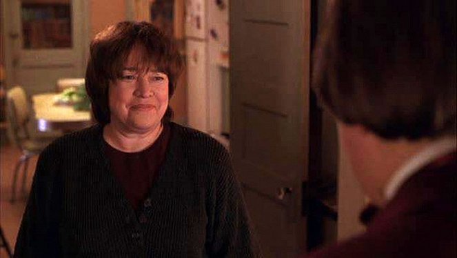 Angus - Photos - Kathy Bates