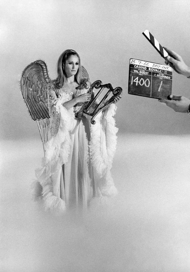 Casino Royale - Forgatási fotók - Ursula Andress