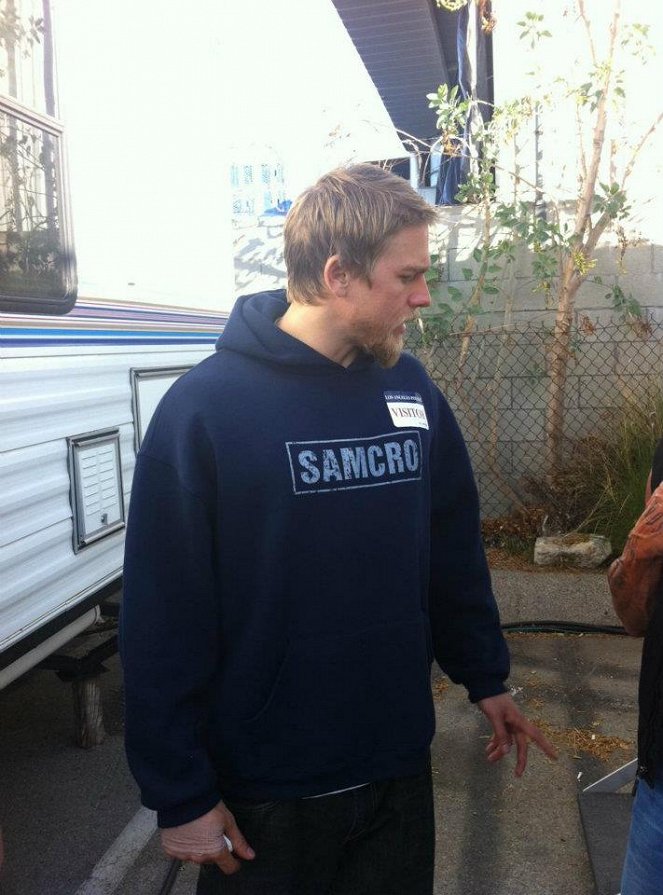 Sons of Anarchy - Van de set - Charlie Hunnam