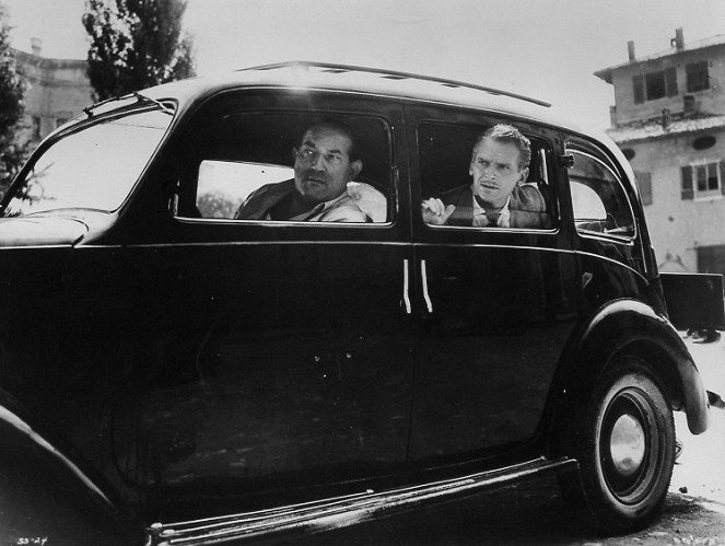 State Secret - Van film - Douglas Fairbanks Jr.