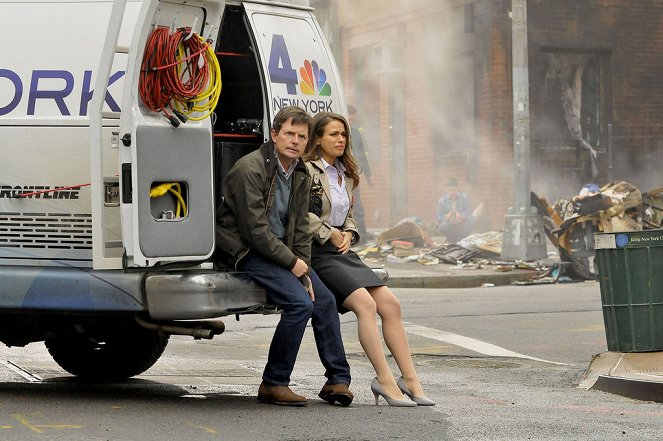 The Michael J. Fox Show - Filmfotos - Michael J. Fox, Ana Nogueira