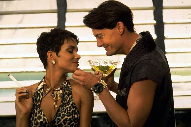 Halle Berry, Kyle MacLachlan