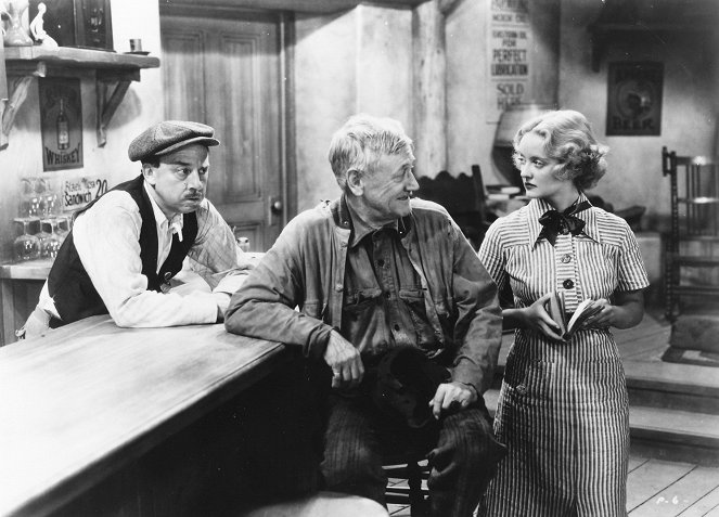 The Petrified Forest - Photos - Porter Hall, Charley Grapewin, Bette Davis