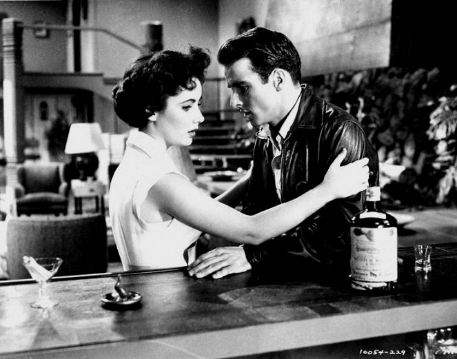 A Place in the Sun - Photos - Elizabeth Taylor, Montgomery Clift