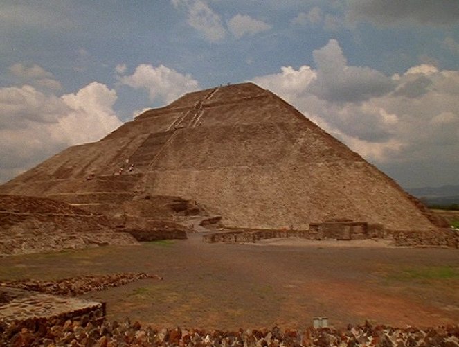 Ancient Secrets - Pyramids - Filmfotos