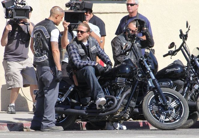 Sons of Anarchy - Making of - Charlie Hunnam