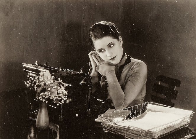 His Secretary - Filmfotos - Norma Shearer