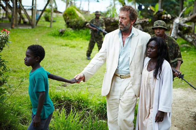 Mr. Pip - Filmfotos - Hugh Laurie, Florence Korokoro