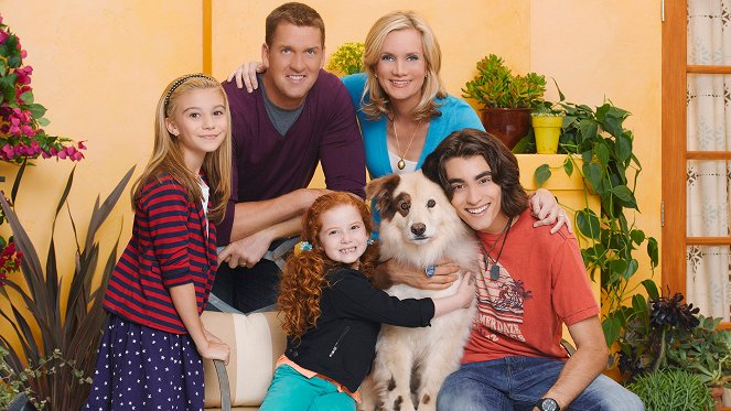 Dog with a Blog - Promoción - Genevieve Hannelius, Regan Burns, Francesca Capaldi, Beth Littleford, Mick, Blake Michael