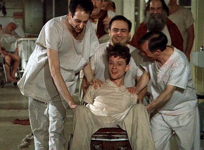 One Flew over the Cuckoo's Nest - Photos - Vincent Schiavelli, Danny DeVito, Brad Dourif, Delos V. Smith Jr., William Duell