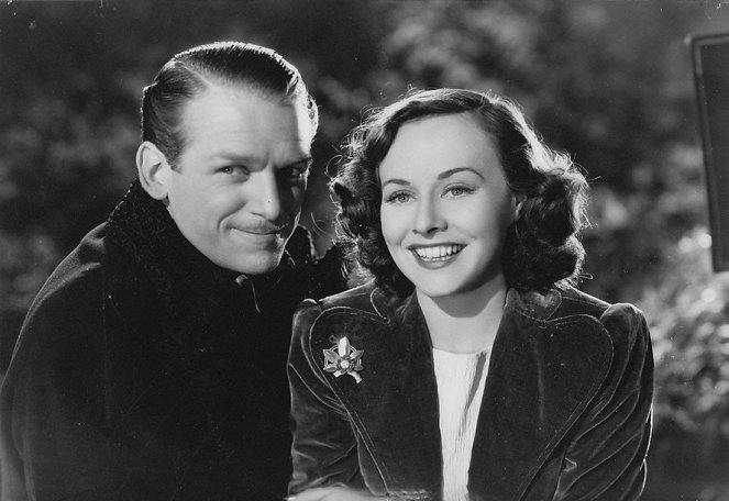 The Young in Heart - Filmfotos - Douglas Fairbanks Jr., Paulette Goddard