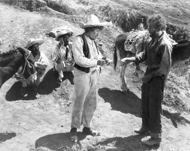 Skarb Sierra Madre - Z filmu - Alfonso Bedoya, Humphrey Bogart