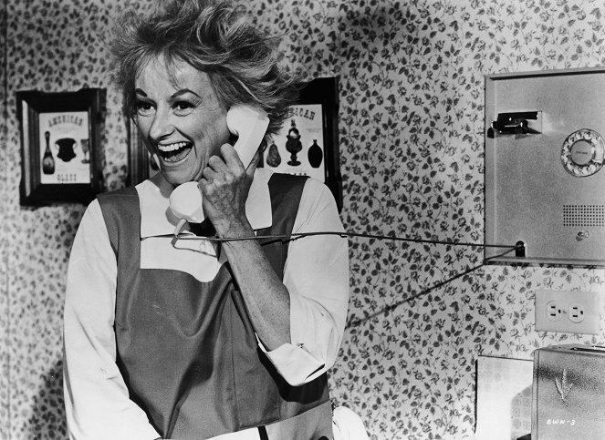 Völlig falsch verbunden! - Filmfotos - Phyllis Diller