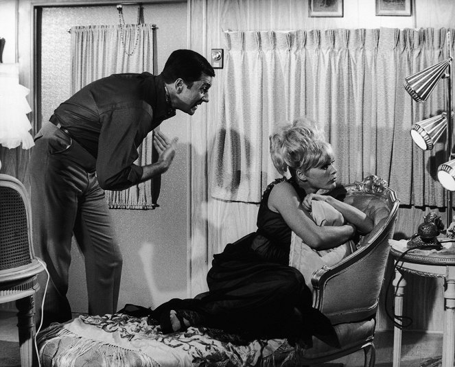 Boy, Did I Get a Wrong Number! - Film - Cesare Danova, Elke Sommer