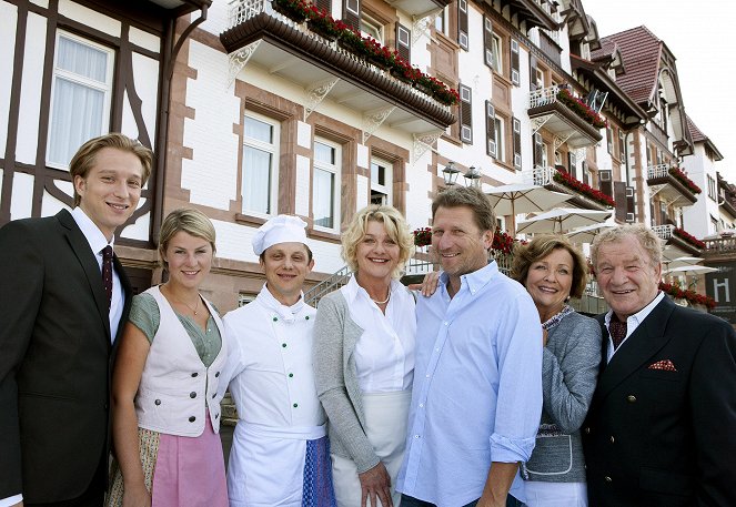 Dědička hotelu - Promo - Miriam Morgenstern, Arndt Schwering-Sohnrey, Saskia Vester, Michael Fitz, Gila von Weitershausen