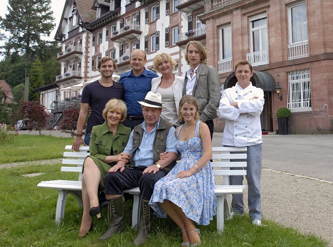 Der Schwarzwaldhof - Promokuvat - Oliver Stokowski, Saskia Vester, Arndt Schwering-Sohnrey, Gila von Weitershausen, Miriam Morgenstern
