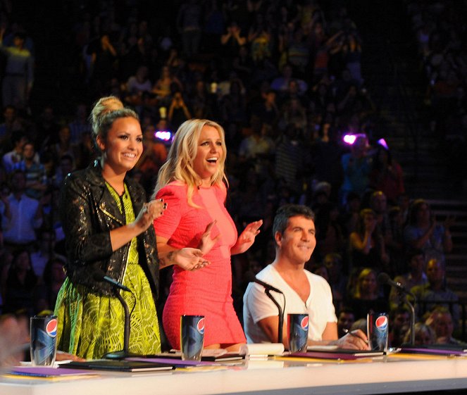 The X Factor - Filmfotos - Demi Lovato, Britney Spears, Simon Cowell