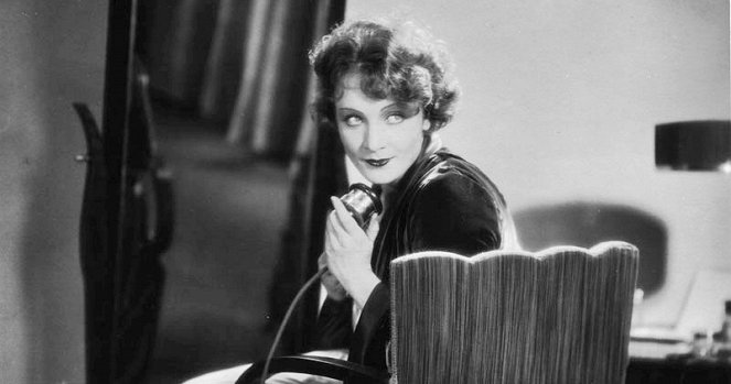Die Frau, nach der man sich sehnt - De la película - Marlene Dietrich