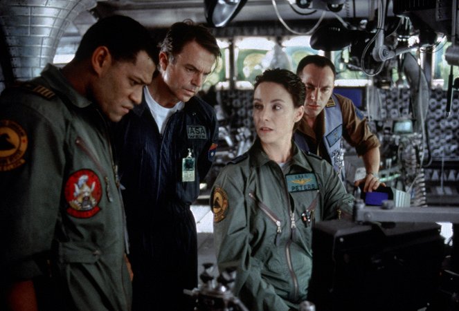 Event Horizon - Van film - Laurence Fishburne, Sam Neill, Kathleen Quinlan, Jason Isaacs