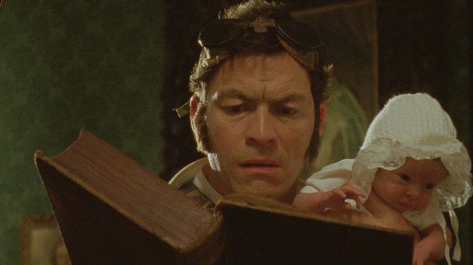 The Girl with the Mechanical Maiden - De filmes - Dominic West