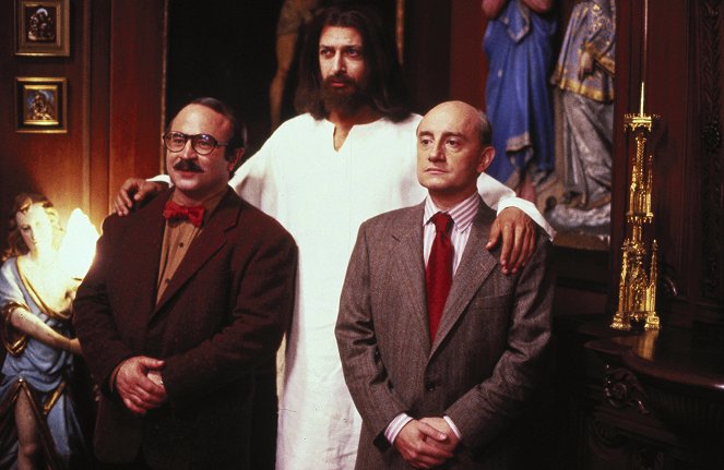 La Montre, la croix et la manière - Film - Bob Hoskins, Jeff Goldblum, Michel Blanc
