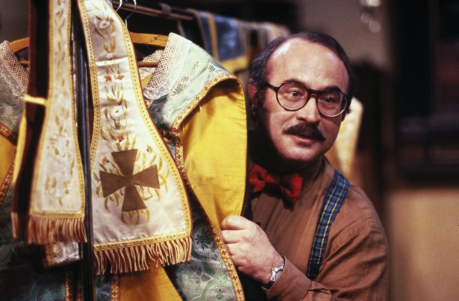 The Favour, the Watch and the Very Big Fish - Photos - Bob Hoskins