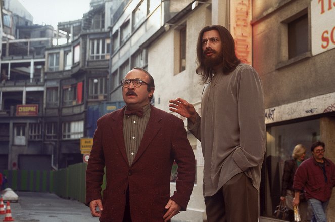 La Montre, la croix et la manière - Film - Bob Hoskins, Jeff Goldblum