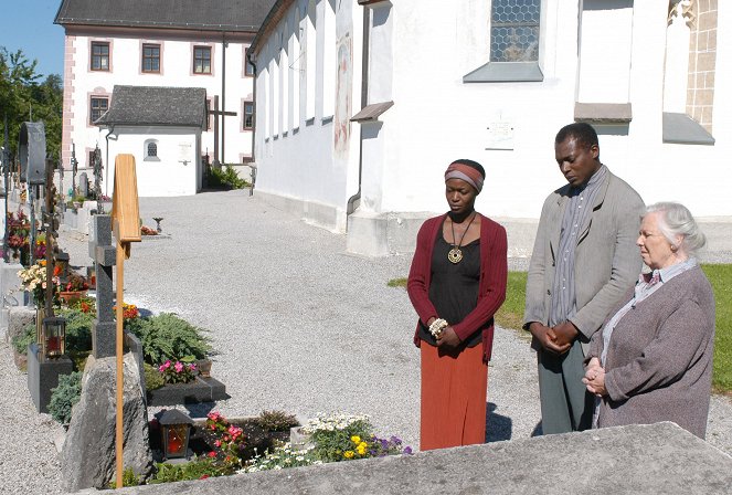 Tatort - Tod aus Afrika - De la película - Sheri Hagen, Aloysius Itoka, Ruth Drexel