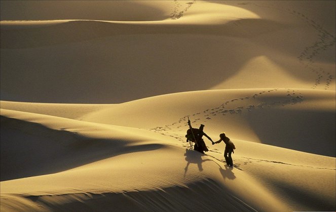 Jäljet aavikolla - Kuvat elokuvasta