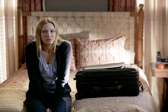Fronteiras - There's More Than One of Everything - Do filme - Anna Torv