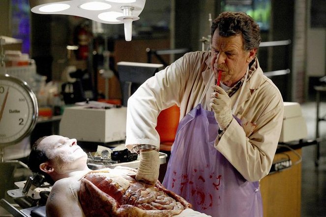 Fringe - Season 2 - A New Day in the Old Town - Photos - John Noble