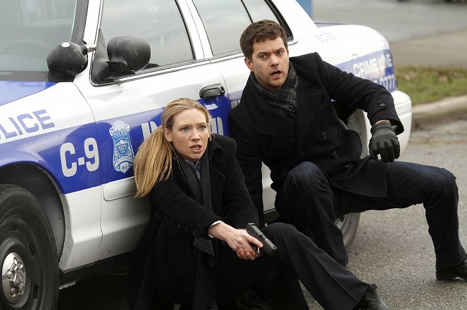 Fringe - The Man from the Other Side - Photos - Anna Torv, Joshua Jackson