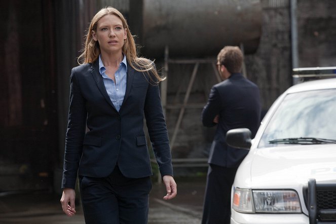 Fringe - Season 4 - Neither Here Nor There - Photos - Anna Torv