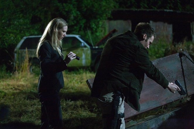 Fringe - Grenzfälle des FBI - Season 4 - Eine Nacht im Oktober - Filmfotos - Anna Torv