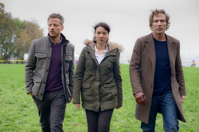 Crossing Lines - Crimes sans frontières - Film - Tom Wlaschiha, Moon Dailly, William Fichtner