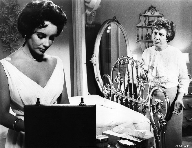 Cat on a Hot Tin Roof - Photos - Elizabeth Taylor, Judith Anderson