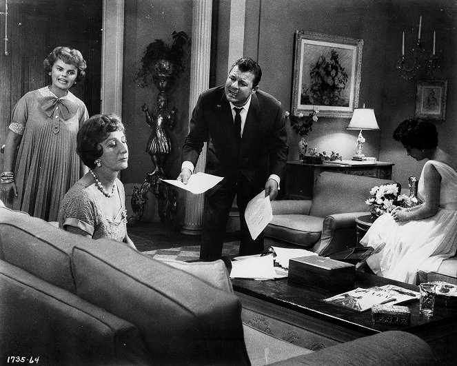 Cat on a Hot Tin Roof - Photos - Madeleine Sherwood, Judith Anderson, Jack Carson, Elizabeth Taylor