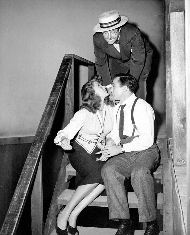 Címlaplány - Filmfotók - Rita Hayworth, Phil Silvers, Gene Kelly