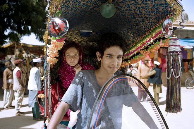 Kika Superbruja: El viaje a Mandolán - De la película - Alina Freund, Tanay Chheda