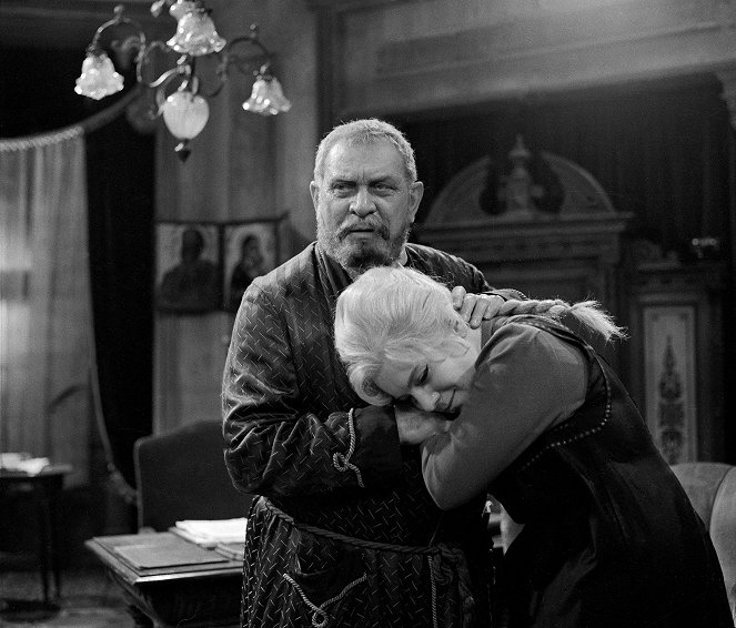 Jegor Bulyčov - De la película - Zdeněk Štěpánek, Vlasta Chramostová