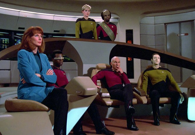 Star Trek - Das nächste Jahrhundert - Rikers Versuchung - Filmfotos - Gates McFadden, LeVar Burton, Denise Crosby, Michael Dorn, Patrick Stewart, Brent Spiner