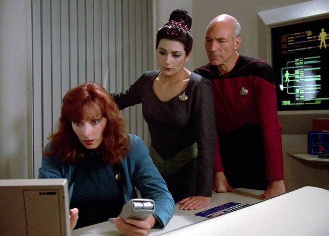 Star Trek: Następne pokolenie - Naga teraźniejszość - Z filmu - Gates McFadden, Marina Sirtis, Patrick Stewart