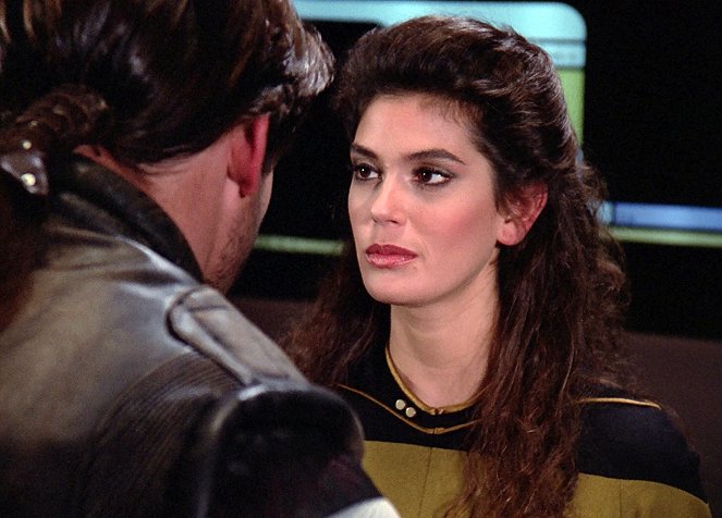 Star Trek: Następne pokolenie - Okona-skandalista - Z filmu - Teri Hatcher