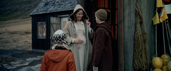 Zimne światlo - Z filmu - Sara Dögg Ásgeirsdóttir, Áslákur Ingvarsson