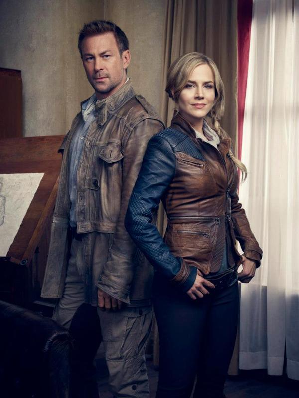 Defiance - Season 1 - Werbefoto - Grant Bowler, Julie Benz