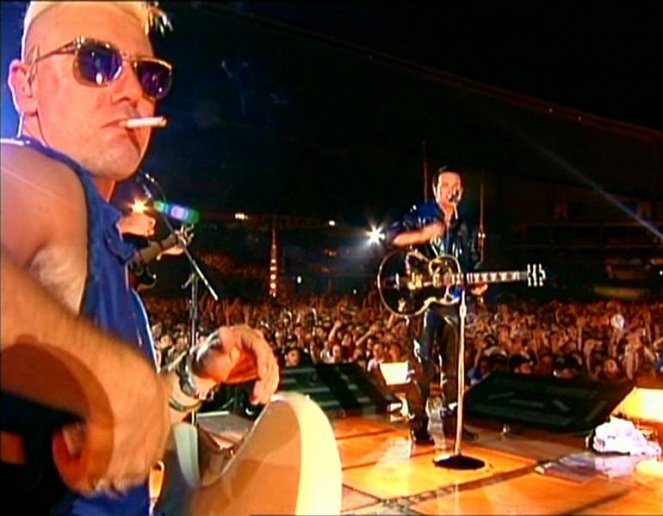 U2: Zoo TV Live from Sydney - Z filmu - Adam Clayton, Bono