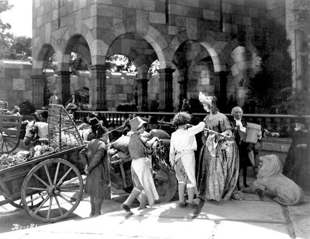 Kuninkaan käskystä - Kuvat elokuvasta - Lillian Gish