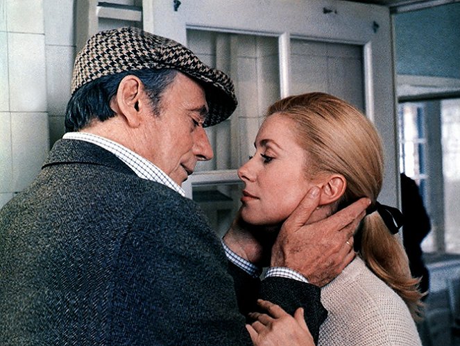 A fegyverek választása - Filmfotók - Yves Montand, Catherine Deneuve