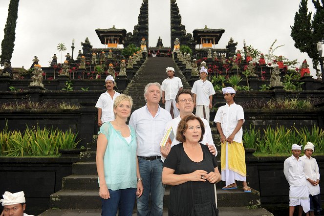 Das Traumschiff - Bali - Film - Inka Bause, Gerd Anthoff, Jörg Gudzuhn, Rita Russek